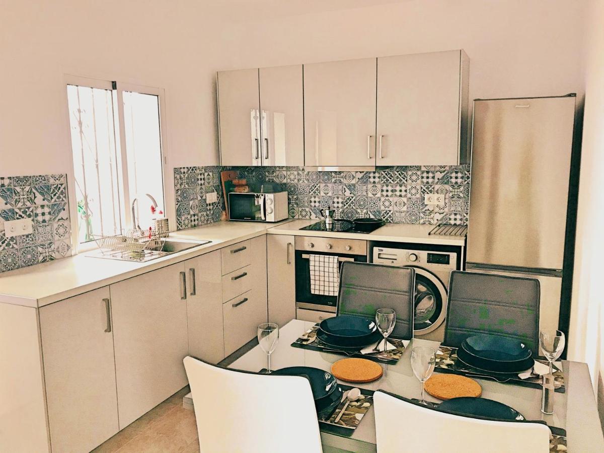 Town House With Patio In Quiet Residential Area 10 Min From Beach Torremolinos Bilik gambar